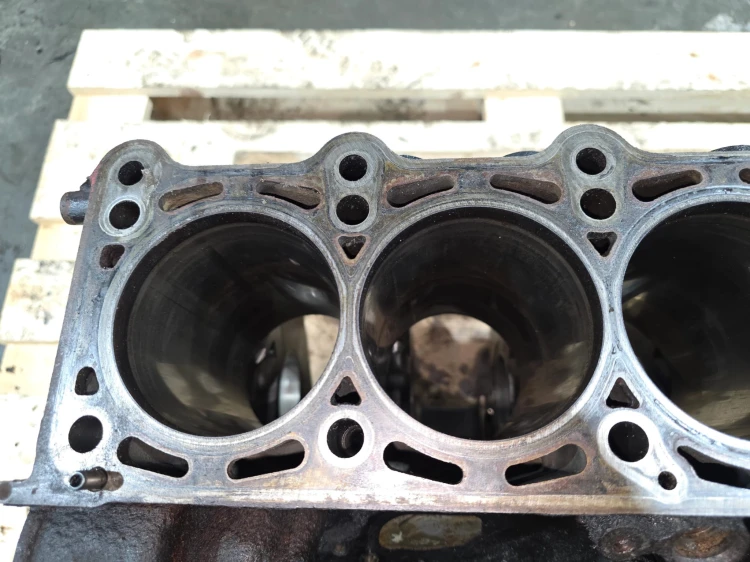 BLOK SILNIKA AUDI A4 B7 A6 C6 3.0 TDI ASB 059103021BL 9/26