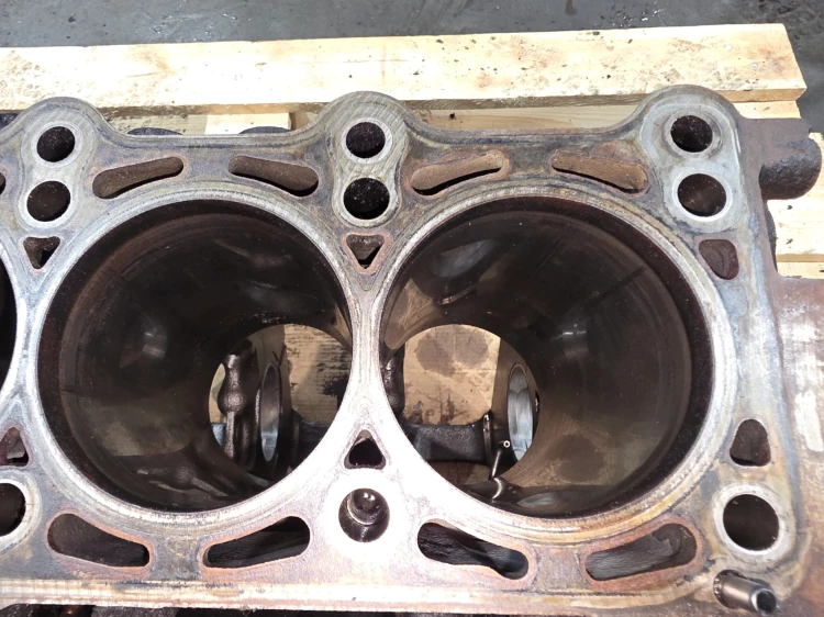 BLOK SILNIKA AUDI A4 B7 A6 C6 3.0 TDI ASB 059103021BL 9/26