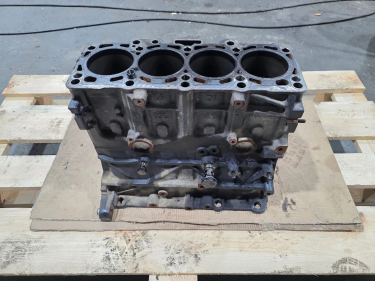 BLOK SILNIKA AUDI VOLKSWAGEN SEAT SKODA 1.6 TDI CAY 03L021AL 3/26