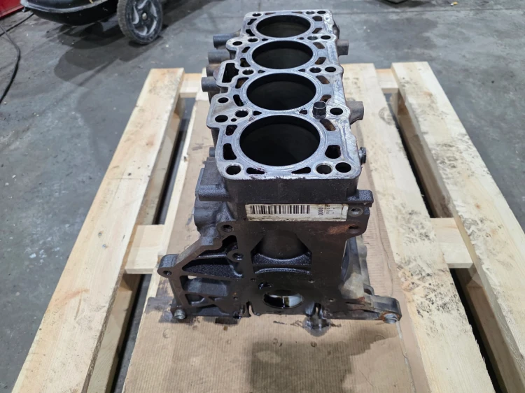 BLOK SILNIKA AUDI VOLKSWAGEN SEAT SKODA 1.6 TDI CAY 03L021AL 3/26