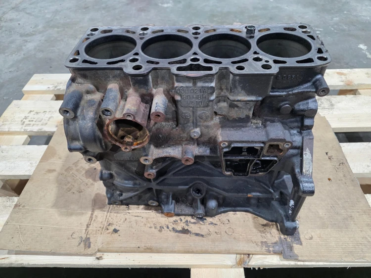 BLOK SILNIKA AUDI VOLKSWAGEN SEAT SKODA 1.6 TDI CAY 03L021AL 3/26