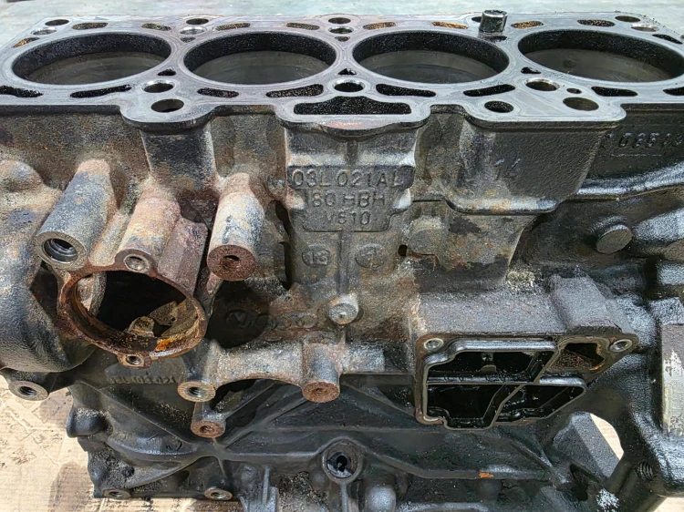 BLOK SILNIKA AUDI VOLKSWAGEN SEAT SKODA 1.6 TDI CAY 03L021AL 3/26