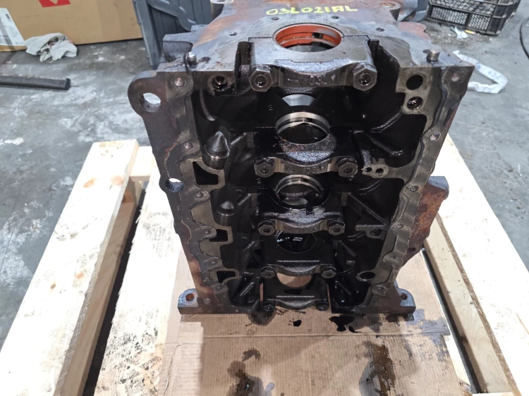 BLOK SILNIKA AUDI VOLKSWAGEN SEAT SKODA 1.6 TDI CAY 03L021AL 3/26