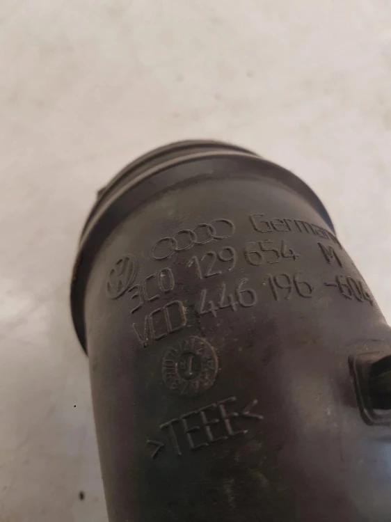 RURA WĄŻ POWIETRZA AUDI VW 3C0129654M