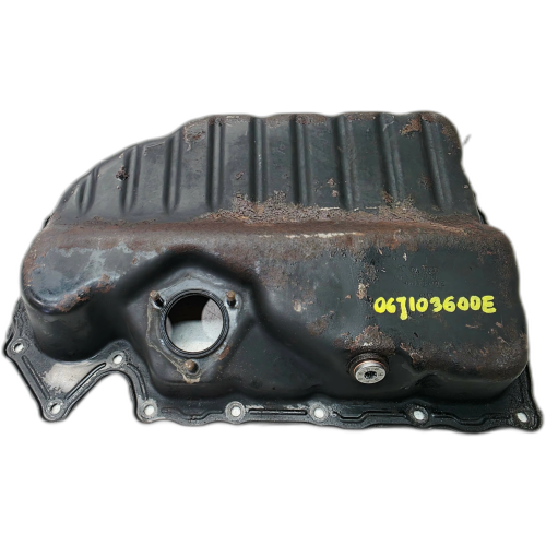 MISKA OLEJOWA AUDI VOLKSWAGEN SEAT SKODA 1.8 2.0 TFSI 06J103600E