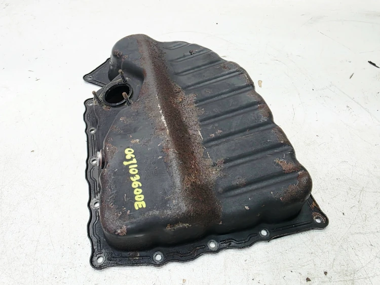 MISKA OLEJOWA AUDI VOLKSWAGEN SEAT SKODA 1.8 2.0 TFSI 06J103600E
