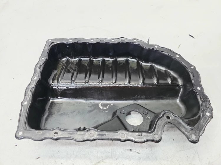 MISKA OLEJOWA AUDI VOLKSWAGEN SEAT SKODA 1.8 2.0 TFSI 06J103600E