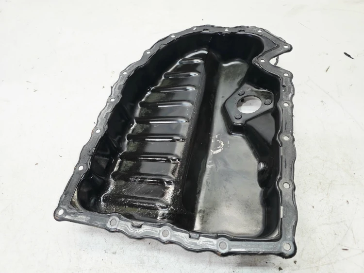 MISKA OLEJOWA AUDI VOLKSWAGEN SEAT SKODA 1.8 2.0 TFSI 06J103600E