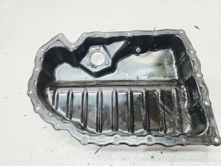 MISKA OLEJOWA AUDI VOLKSWAGEN SEAT SKODA 1.8 2.0 TFSI 06J103600E