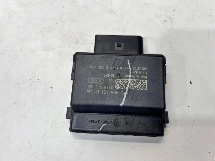 STEROWNIK POMPY PALIWA AUDI A4 B9 8W0906121B