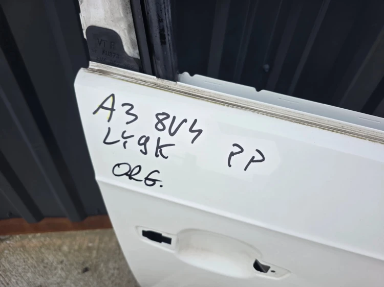 DRZWI PRAWY PRZÓD AUDI A3 8V SPORTBACK 8V4 5-DRZWI LY9K ORYGINAŁ !!!