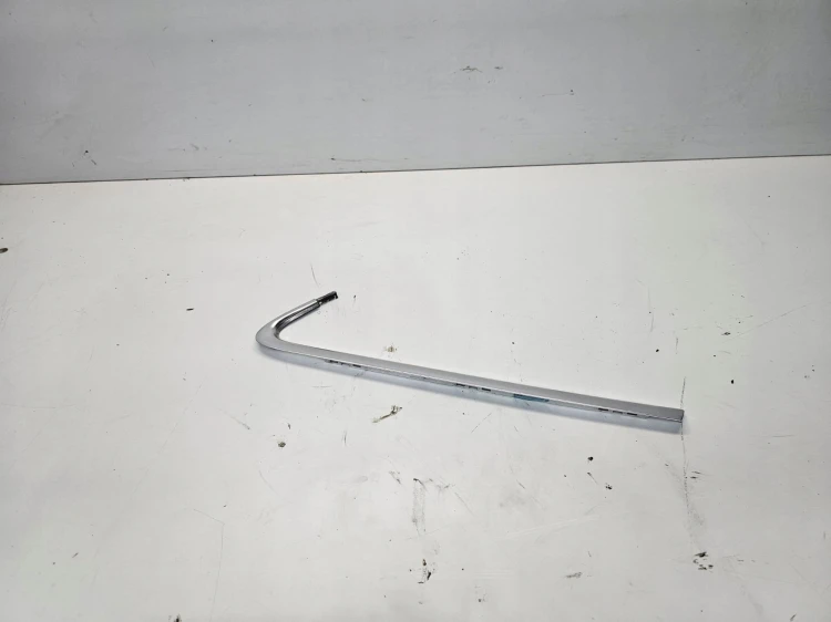 LISTWA SZYBY KAROSERYJNEJ CHROM PRAWY TYŁ AUDI Q5 8R 8R0853346A