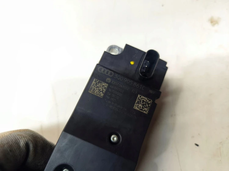 BLOKADA KIEROWNICY RYGIEL AUDI A4 B9 A5 8W Q5 Q7 3Q0905861C
