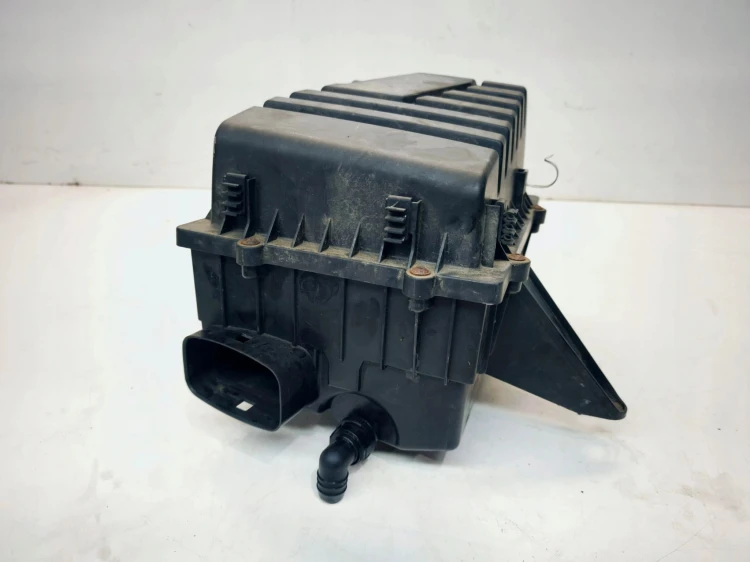 OBUDOWA FILTRA POWIETRZA AUDI A1 8X VOLKSWAGEN SEAT SKODA 6R0129601J