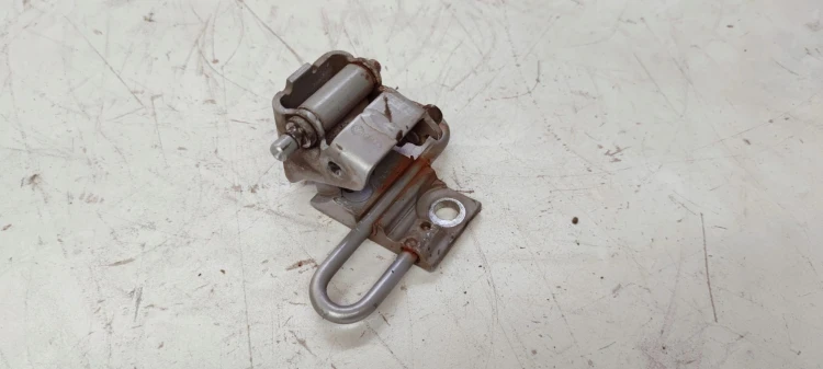 ZAWIAS DRZWI LEWY DOLNY AUDI A3 A4 A6 8E0831411E