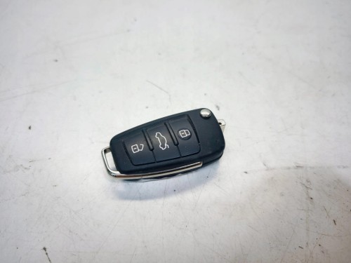KLUCZYK PILOT SCYZORYK AUDI A3 8V 8V0837220 434MHZ 2/25 JAK NOWY