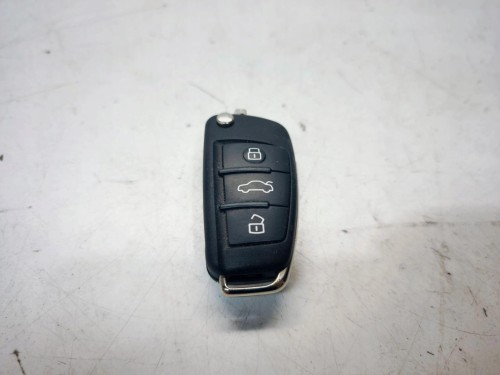 KLUCZYK PILOT SCYZORYK AUDI A3 8V 8V0837220 434MHZ 2/25 JAK NOWY