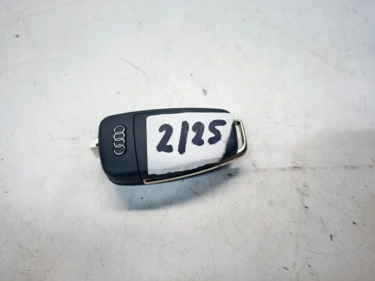 KLUCZYK PILOT SCYZORYK AUDI A3 8V 8V0837220 434MHZ 2/25 JAK NOWY