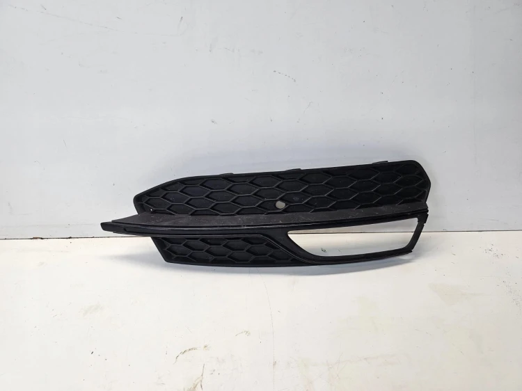 KRATKA ATRAPA ZDERZAKA PRAWA AUDI A3 8V 8V3807682G S-LINE