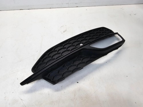 KRATKA ATRAPA ZDERZAKA PRAWA AUDI A3 8V 8V3807682G S-LINE