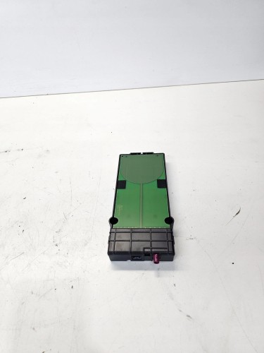 WZMACNIACZ ANTENOWY AUDI A3 8V 8V0035502