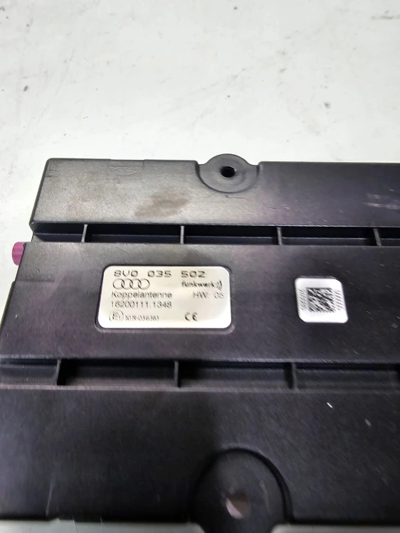 WZMACNIACZ ANTENOWY AUDI A3 8V 8V0035502