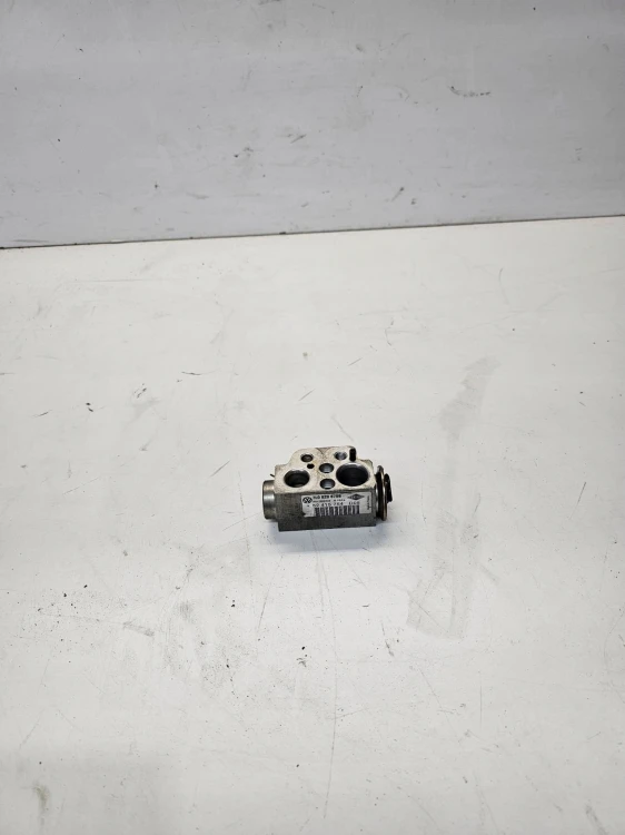ZAWÓR ROZPRĘŻNY KLIMATYZACJI AUDI Q7 4L 7L0820679B