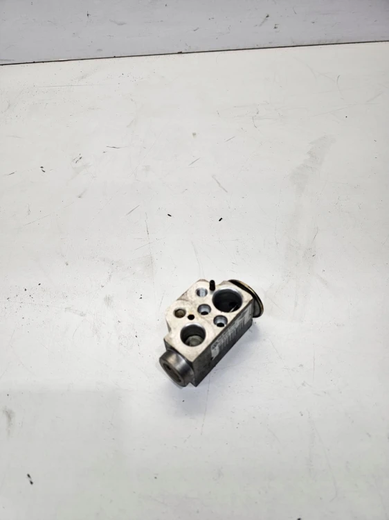 ZAWÓR ROZPRĘŻNY KLIMATYZACJI AUDI Q7 4L 7L0820679B