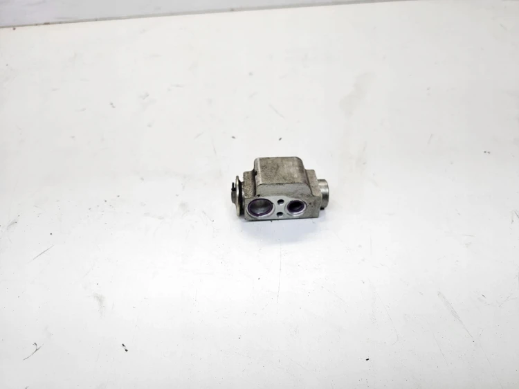 ZAWÓR ROZPRĘŻNY KLIMATYZACJI AUDI Q7 4L 7L0820679B