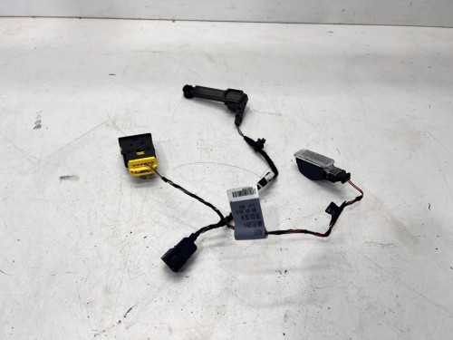 WIĄZKA SCHOWKA + WŁĄCZNIK AIRBAG AUDI Q5 FY 80A971679A
