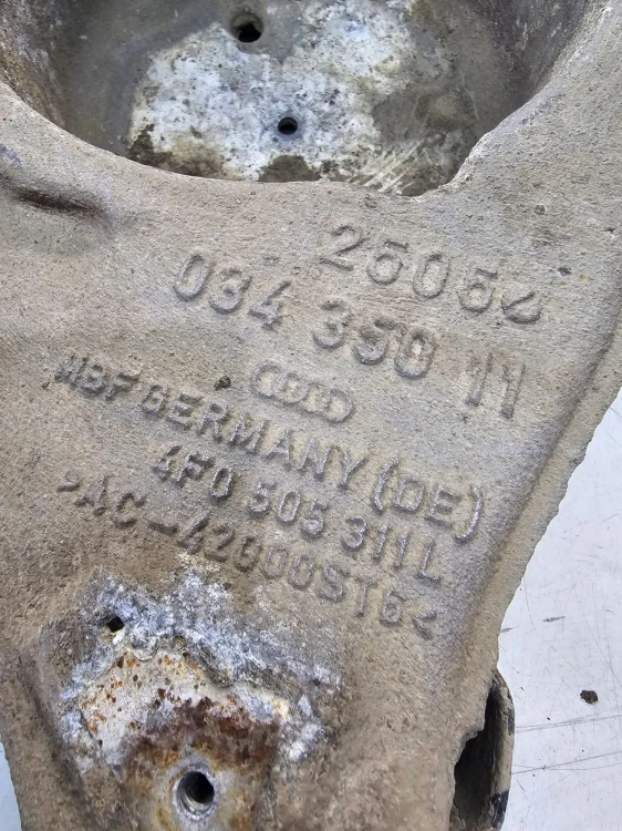 WAHACZ LEWY TYŁ POD PNEUMATYKĘ AUDI A6 C6 4F0505311L