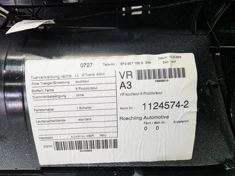 BOCZEK TAPICERAKA DRZWI PRAWY PRZÓD AUDI A3 8P 8P3867106S 24A 4/26