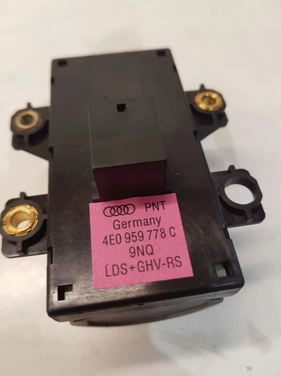 PRZEŁĄCZNIK REGULACJI FOTELA AUDI A8 D3 4E0959778C