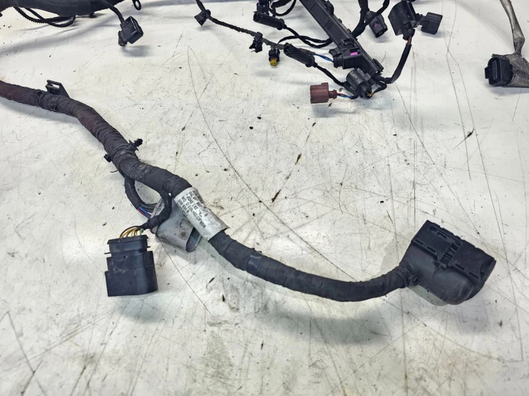 WIĄZKA SILNIKA AUDI A3 8V VW SEAT SKODA 2.0 TDI 04L972627AK