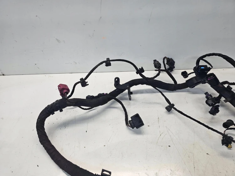 WIĄZKA SILNIKA AUDI A3 8V VW SEAT SKODA 2.0 TDI 04L972627AK