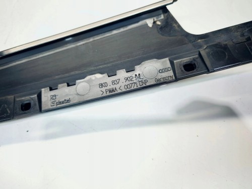 NAKŁADKA OSŁONA SŁUPKA DRZWI PRAWY PRZÓD AUDI A4 B8 8K0837902M POŁYSK