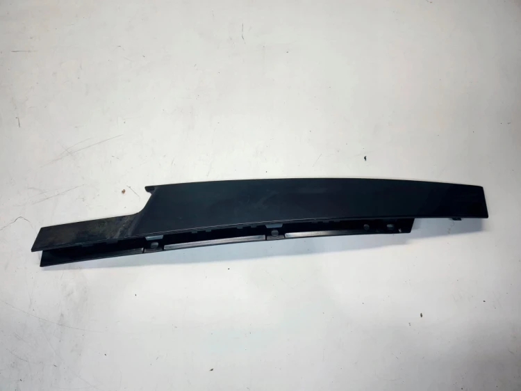 NAKŁADKA OSŁONA SŁUPKA DRZWI PRAWY PRZÓD AUDI A4 B8 8K0837902M POŁYSK