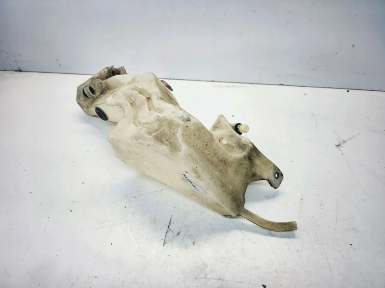 ZBIORNIK PŁYNU DO SPRYSKIWACZY POD XENON AUDI A4 B6 8E5955451N