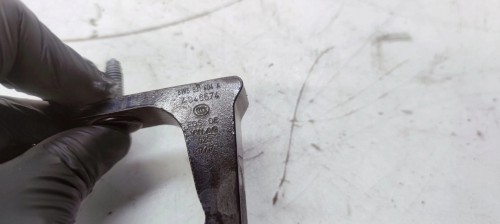 ZAWIAS DRZWI PRAWY AUDI A4 B9 8W5831404A