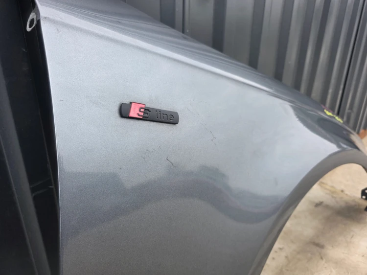 BŁOTNIK PRAWY PRZÓD AUDI A4 B8 LIFT LX7R 2011-2016 !!!
