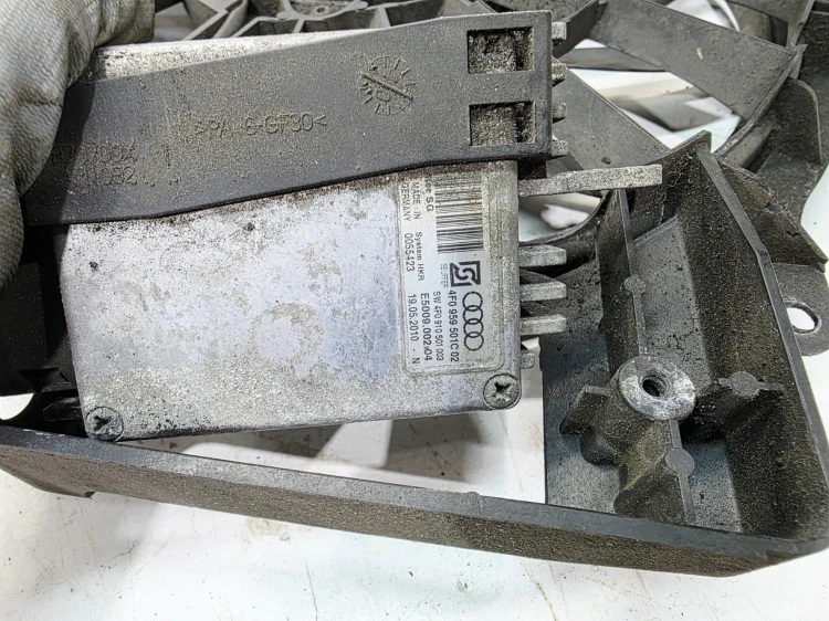 WENTYLATOR WENTYLATORY AUDI A6 C6 LIFT 2.0 TDI 4F0959501C 4F0121003Q