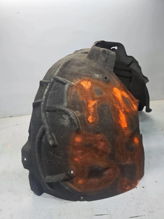 NADKOLE PRAWY PRZÓD AUDI A4 B9 8W0821172 MATERIAŁOWE