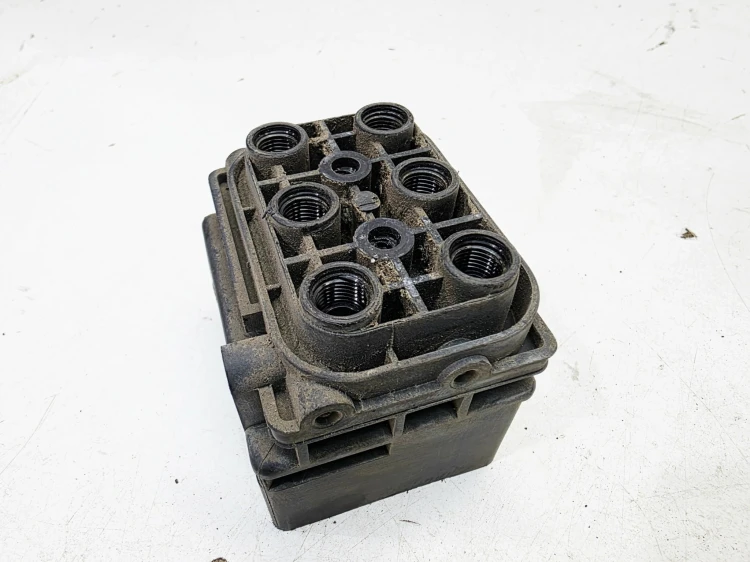 ZAWÓR ROZDZIELACZ PNEUMATYKI AUDI Q7 4L 15-1524-0008.2 15152400082