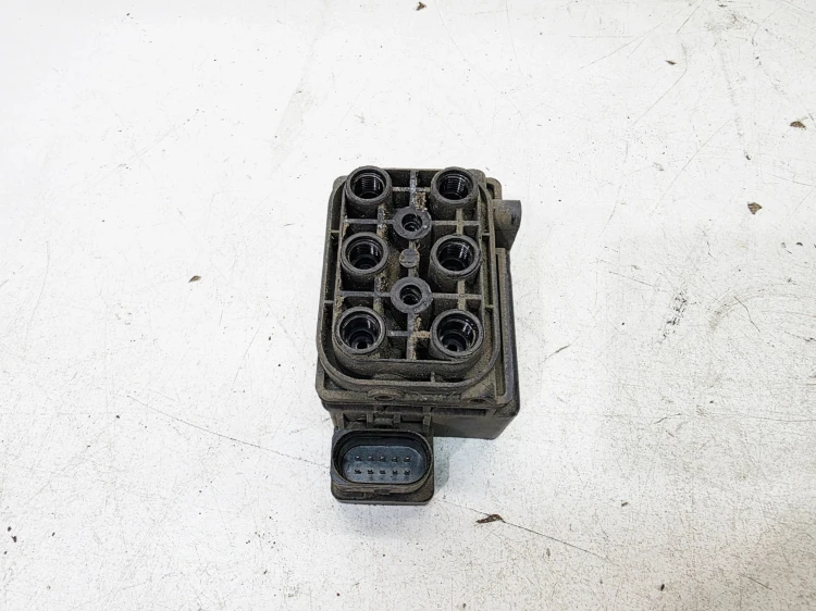 ZAWÓR ROZDZIELACZ PNEUMATYKI AUDI Q7 4L 15-1524-0008.2 15152400082