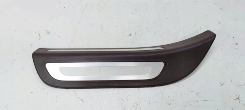 LISTWA PROGOWA LEWY TYŁ Q5 8R 8R0853375
