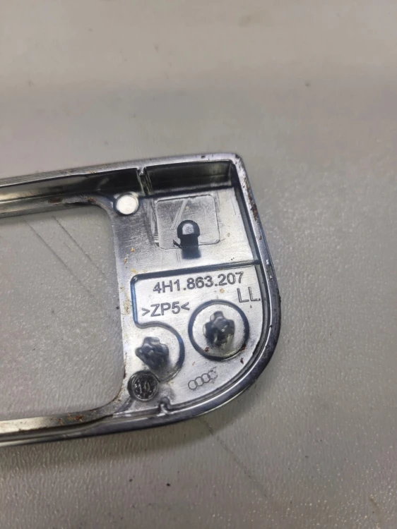 RAMKA ZMIANY BIEGÓW CHROM AUDI A8 D4 4H1863207
