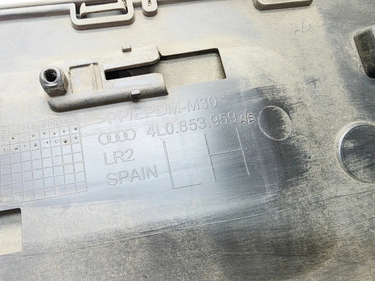 LISTWA DOLNA DRZWI LEWY PRZÓD AUDI Q7 4L 4L0853959A/B
