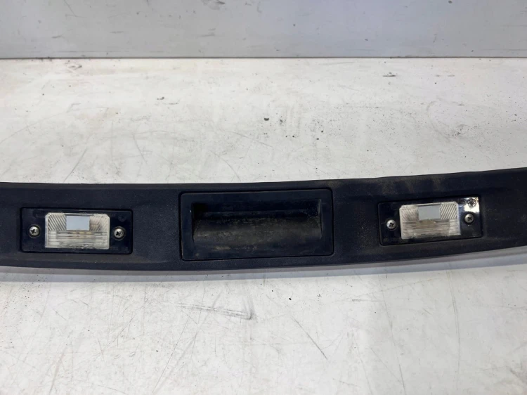 PODŚWIETLENIE TABLICY REJESTRACYJNEJ VW TIGUAN 5N0827287A