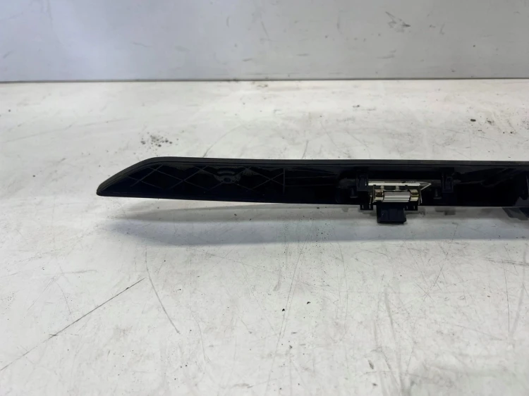 PODŚWIETLENIE TABLICY REJESTRACYJNEJ VW TIGUAN 5N0827287A