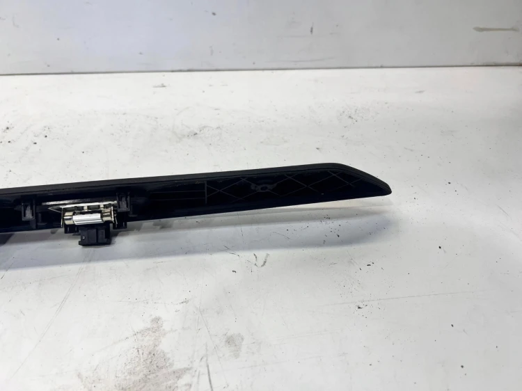 PODŚWIETLENIE TABLICY REJESTRACYJNEJ VW TIGUAN 5N0827287A